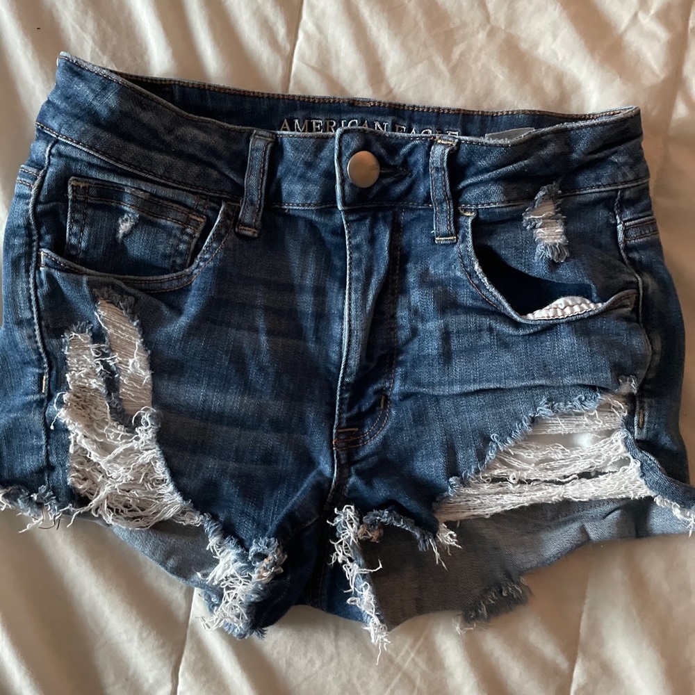 denim booty shorts! 🍑